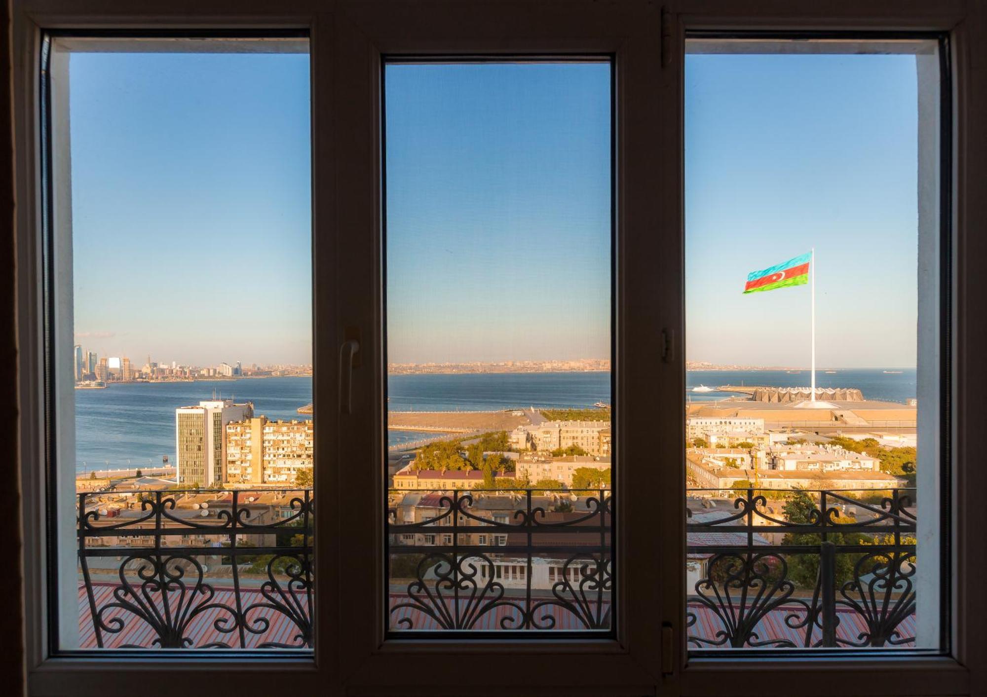 Red Roof Seaview Hotel Baku Bagian luar foto