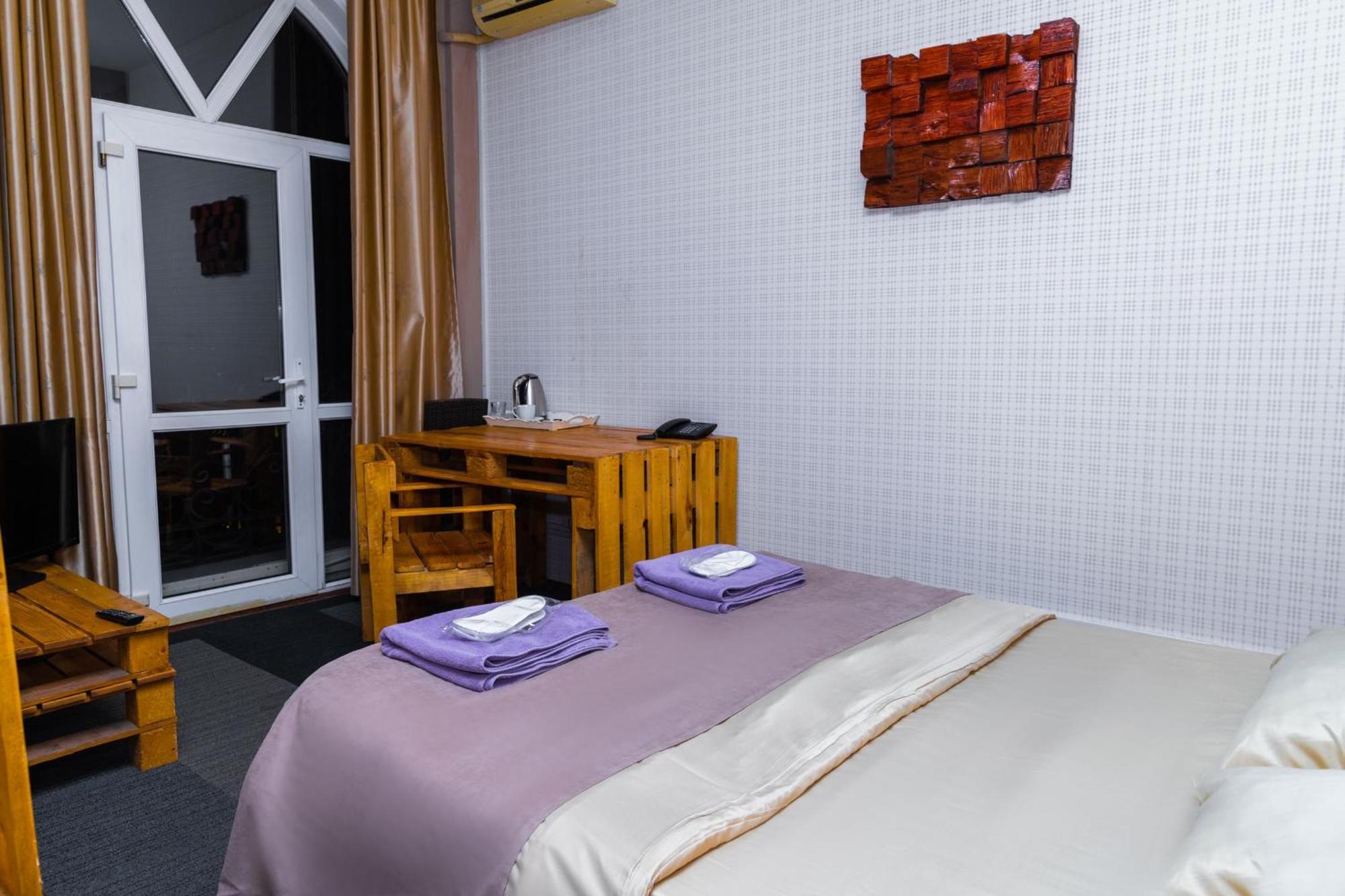Red Roof Seaview Hotel Baku Bagian luar foto