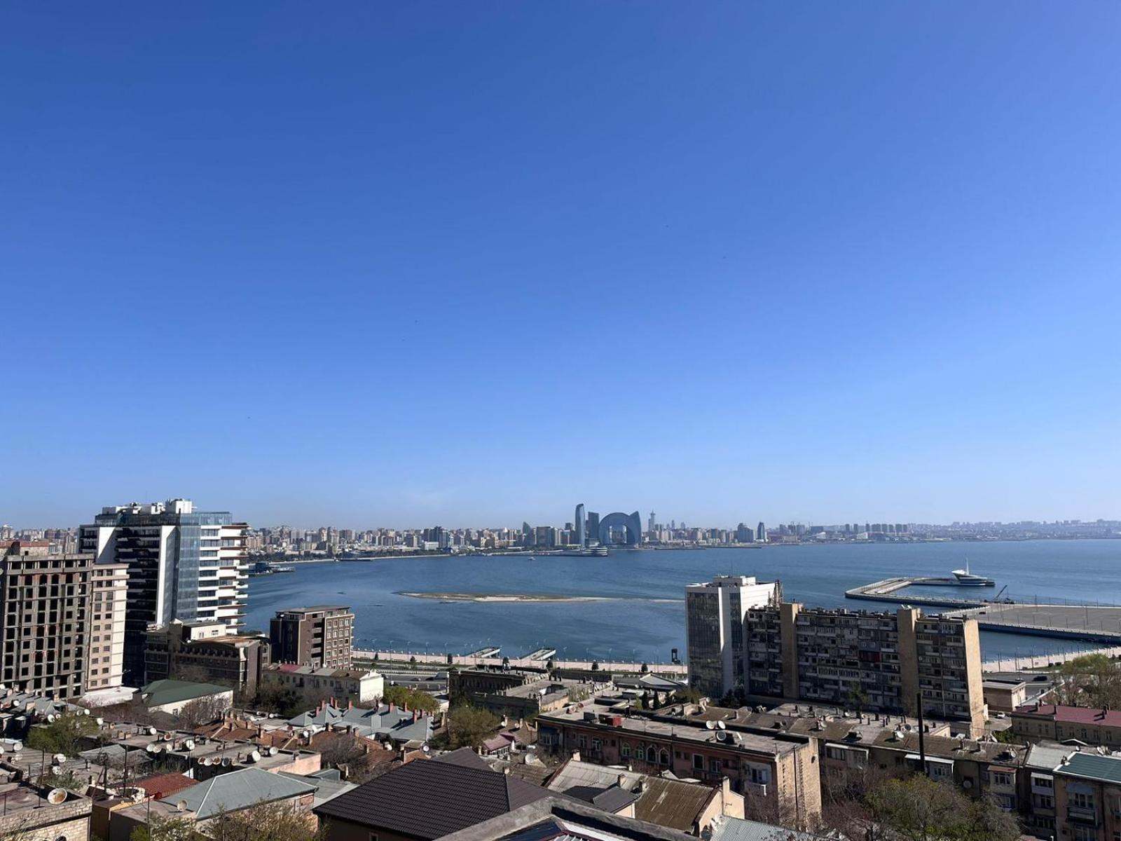 Red Roof Seaview Hotel Baku Bagian luar foto