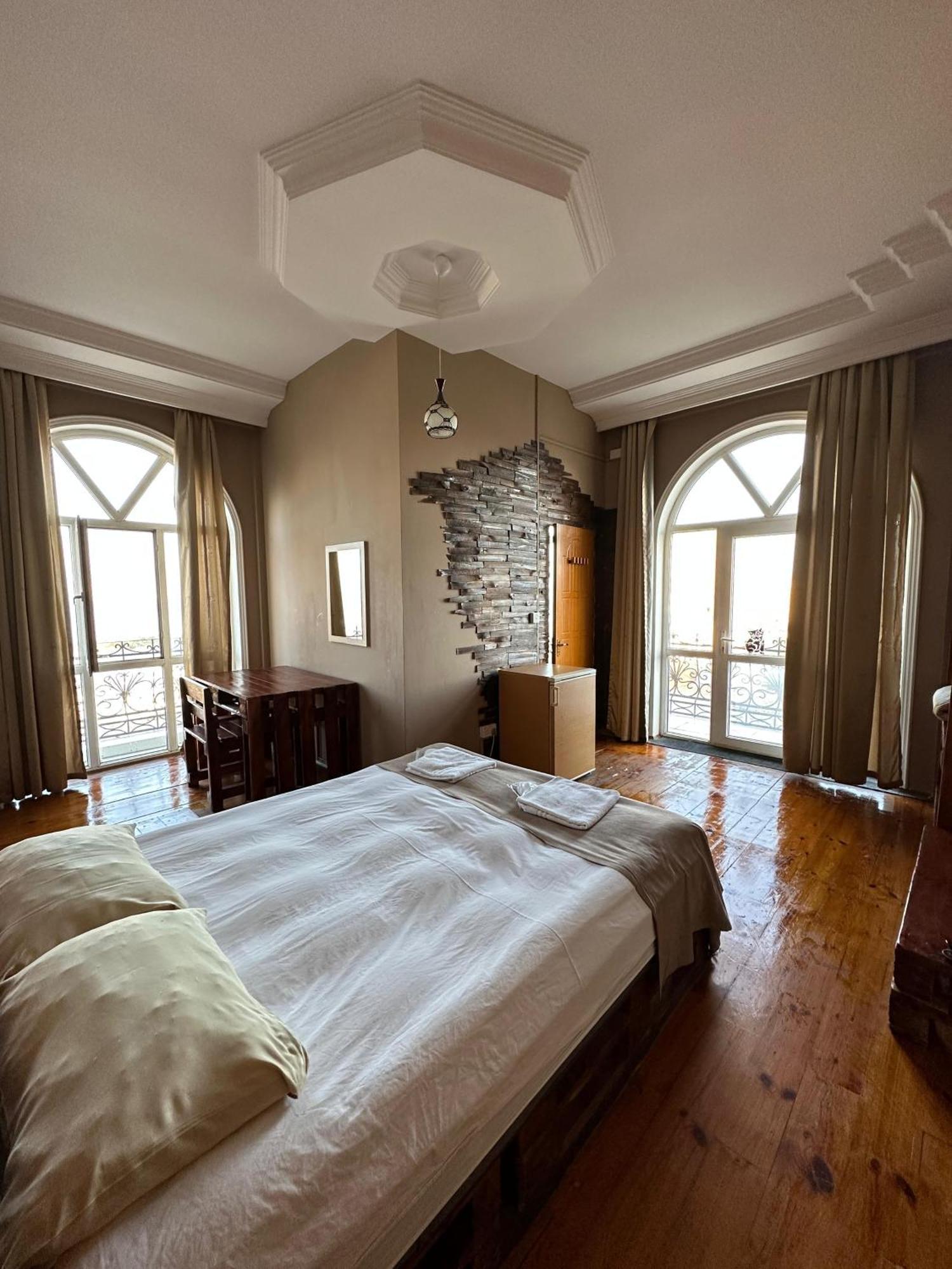 Red Roof Seaview Hotel Baku Bagian luar foto