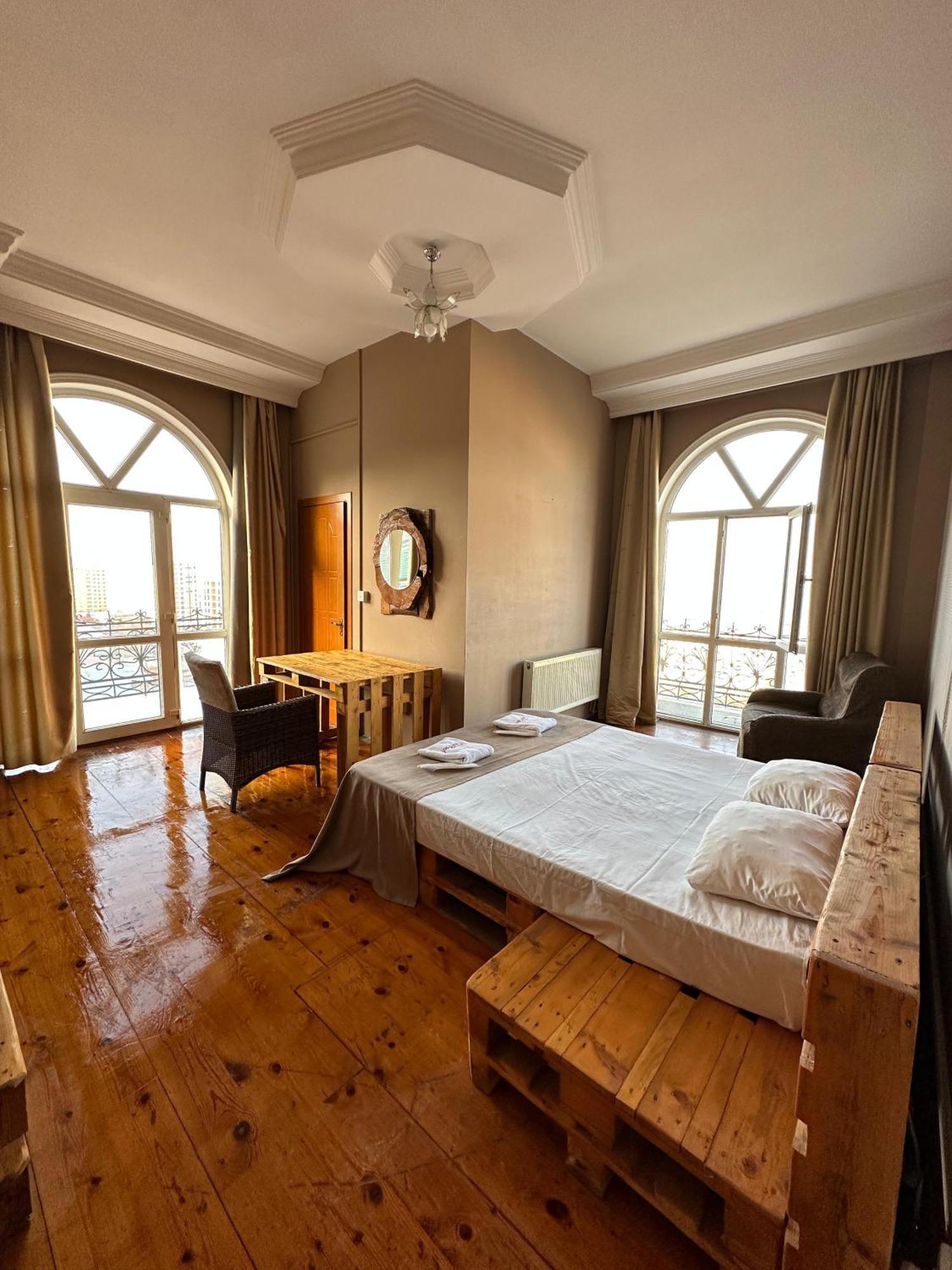 Red Roof Seaview Hotel Baku Bagian luar foto